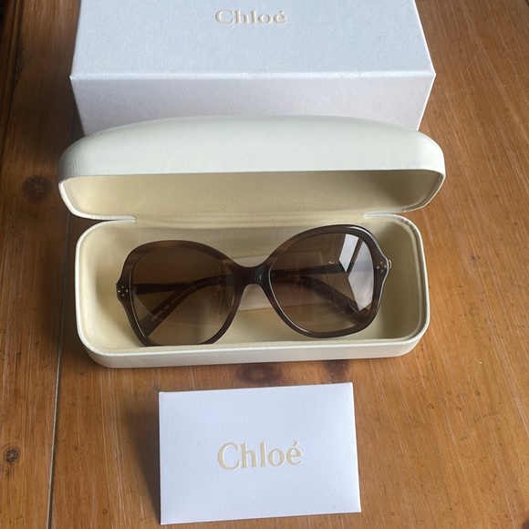 Chloe Accessories - CHLOE oversized sunglasses with case